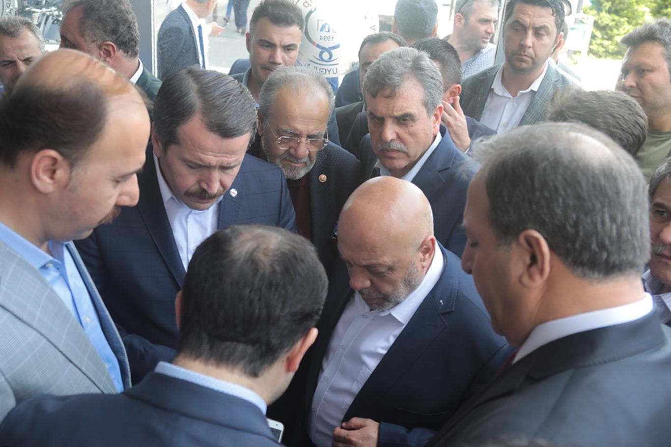 Yalçın ve Arslan'dan kazada yaralananlara ziyaret Yalçın ve Arslan'dan kazada yaralananlara ziyaret